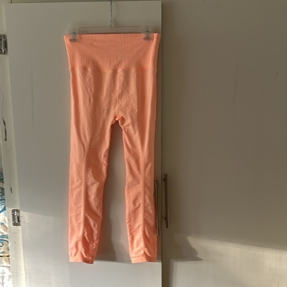 Free People - Picture 3 of 6